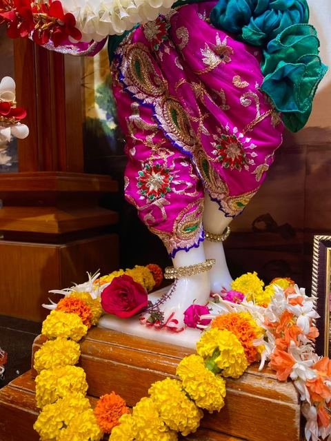 इस्कॉन सातारा येथील दर्शन — छायाचित्र १२ / १६