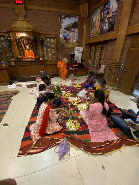 इस्कॉन सातारा येथील श्रीकृष्ण जन्माष्टमी उत्सव — छायाचित्र ३ / ५१