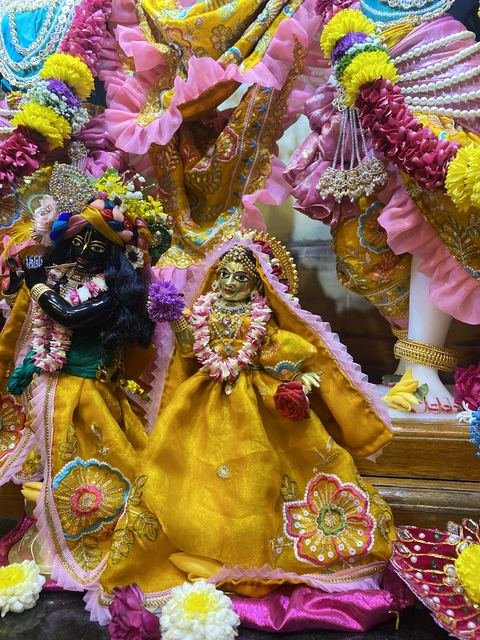 इस्कॉन सातारा येथील श्रीकृष्ण जन्माष्टमी उत्सव — छायाचित्र २० / ५१