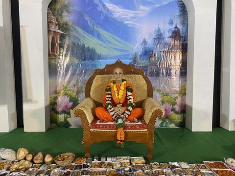 इस्कॉन सातारा येथील श्रीकृष्ण जन्माष्टमी उत्सव — छायाचित्र ४३ / ५१