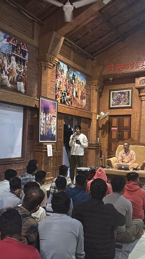 इस्कॉन सातारा येथील युवा कार्यक्रम — छायाचित्र ५ / १७