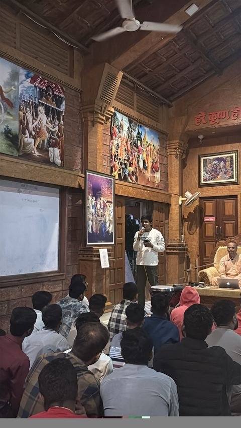 इस्कॉन सातारा येथील युवा कार्यक्रम — छायाचित्र ६ / १७