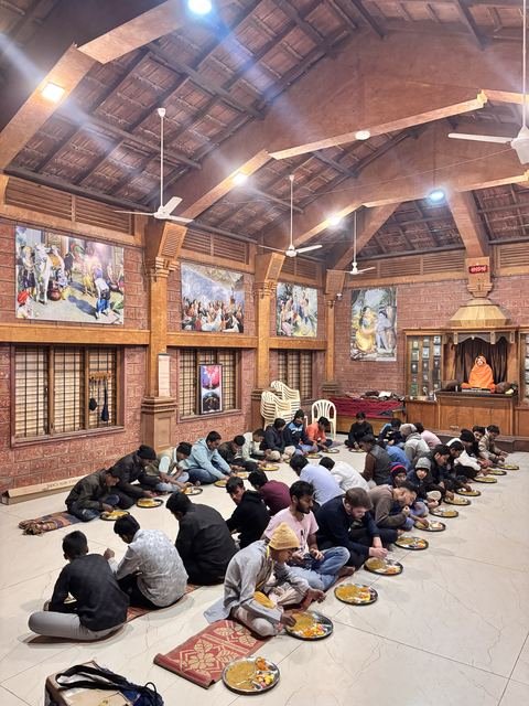 इस्कॉन सातारा येथील युवा कार्यक्रम — छायाचित्र १७ / १७